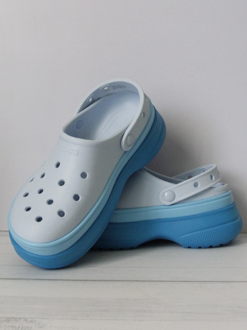 Classic Stacked Clog Marina Item CR-211355-4WG Size USW8 or USM6